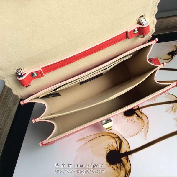 FENDI女包 經典走秀款 羅馬時尚雜誌封面主推 原版牛皮 芬迪鏈條斜挎包 2228#  fdz2044